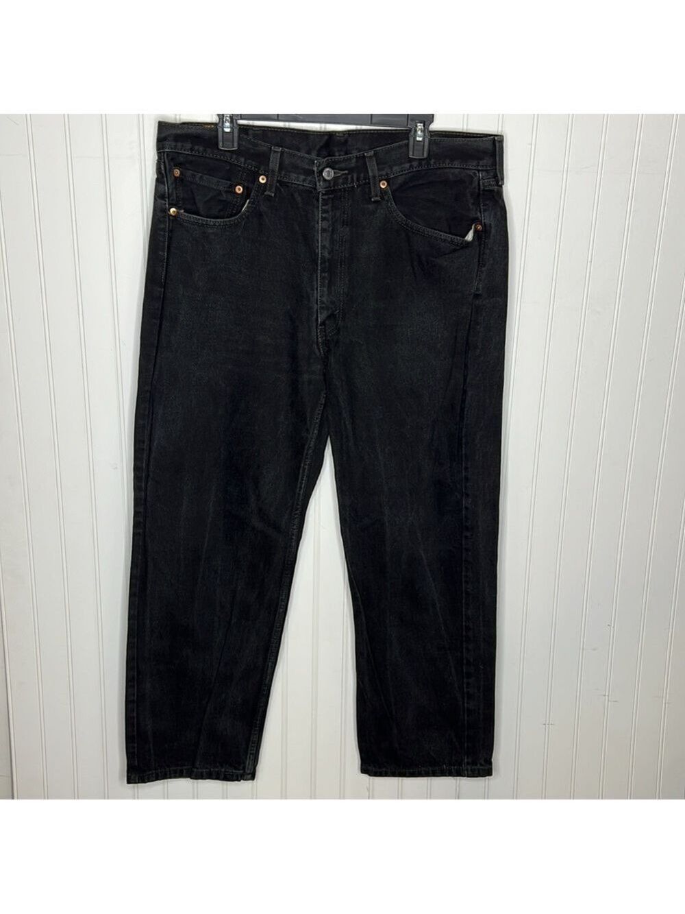 Black Levi’s Relaxed Tapered 550 Size 38X29